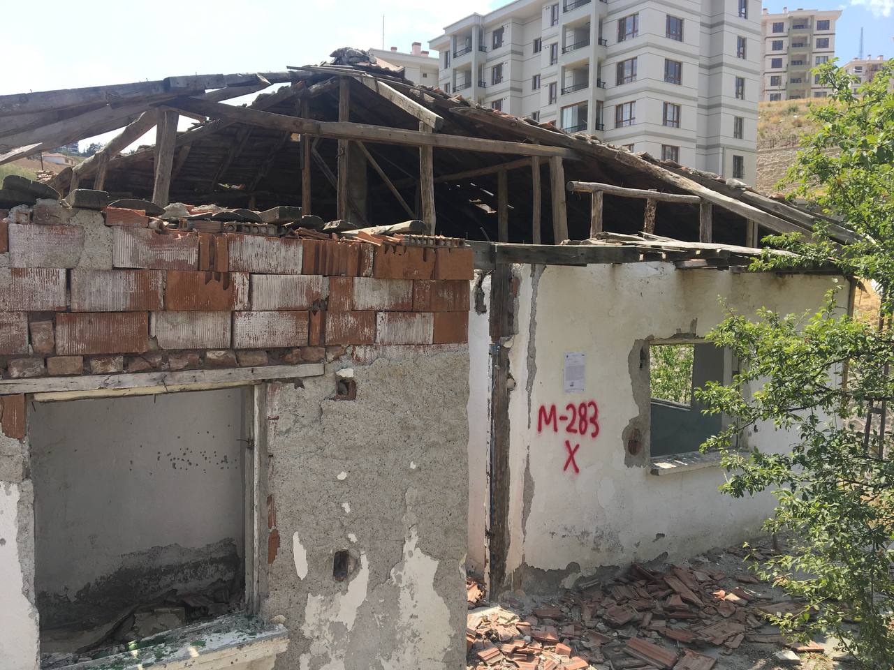Feridun Çelik Mahallesi 1829 Cadde Yıkım Tebligatı