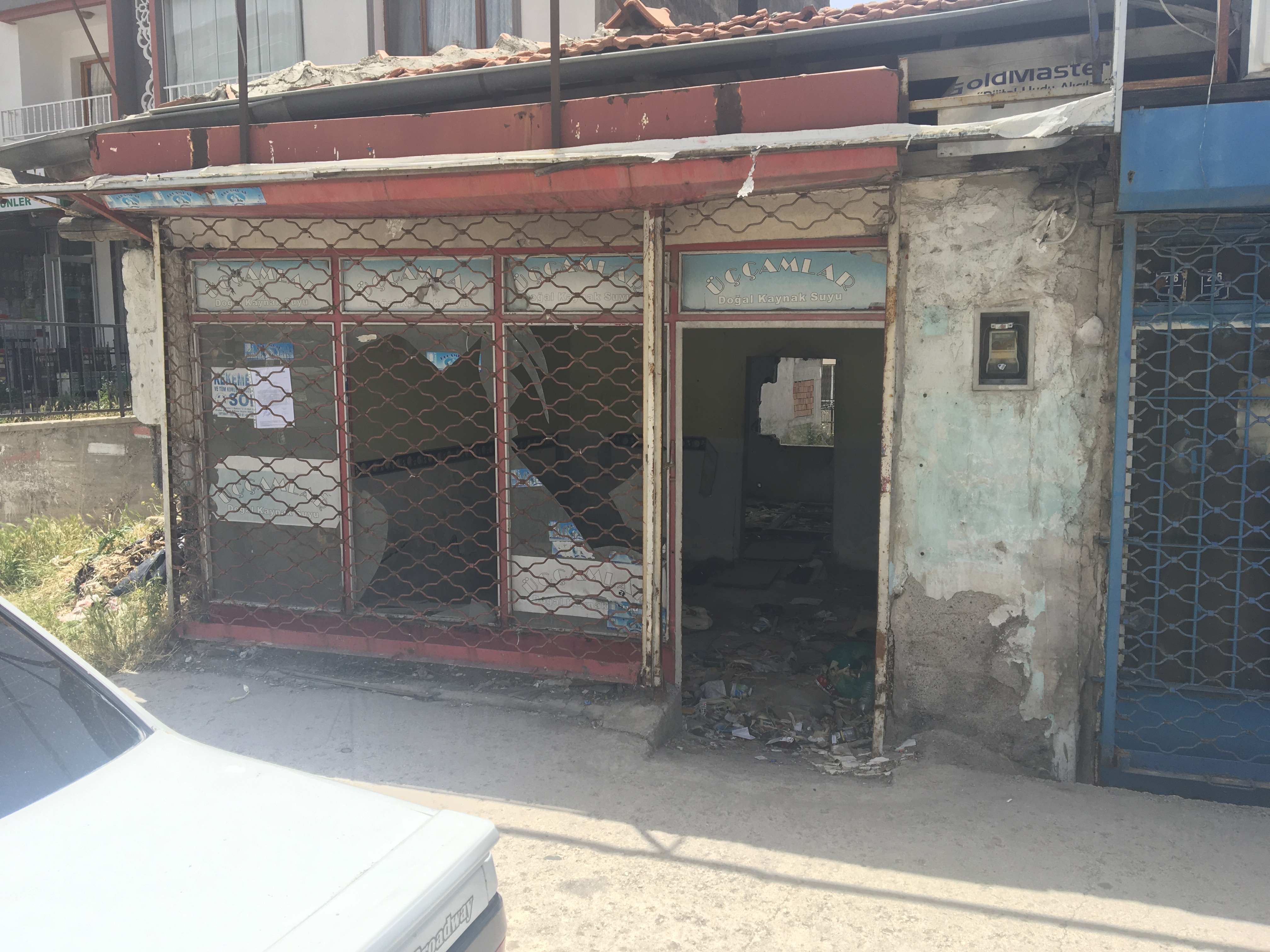 Battalgazi Mahallesi Orhan Kemal Caddesi No 16 adresinde bulunan yapı için tahliye ve yıkım tebligatı