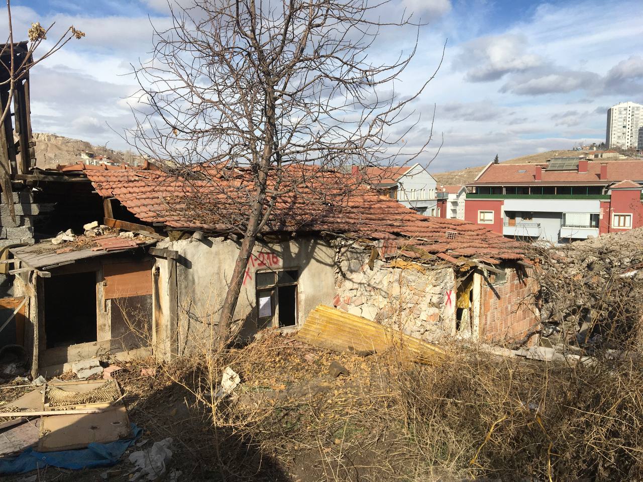 Hacettepe Mahallesi Dolu Sokak Yıkım Tebligatı 3