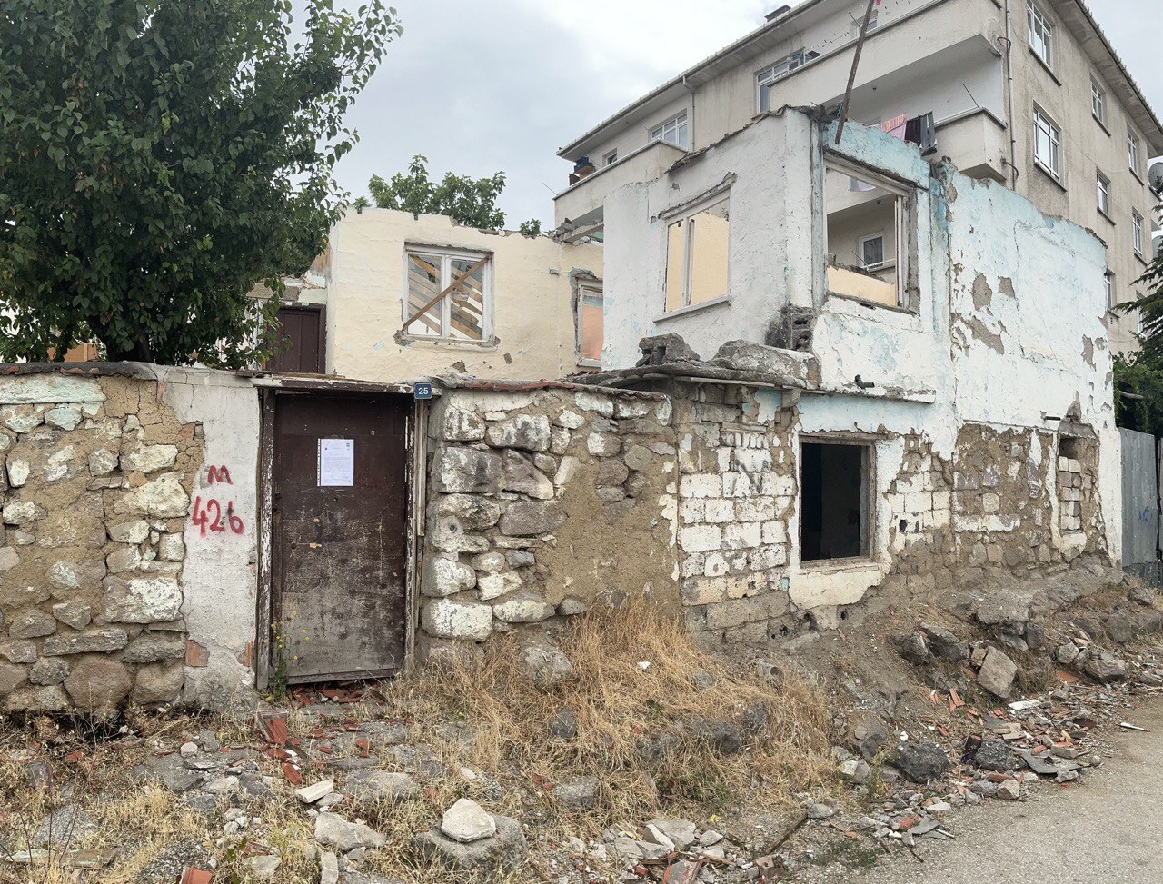 Gültepe Mahallesi Kule Sokak No:25/A Yıkım Tebligatı