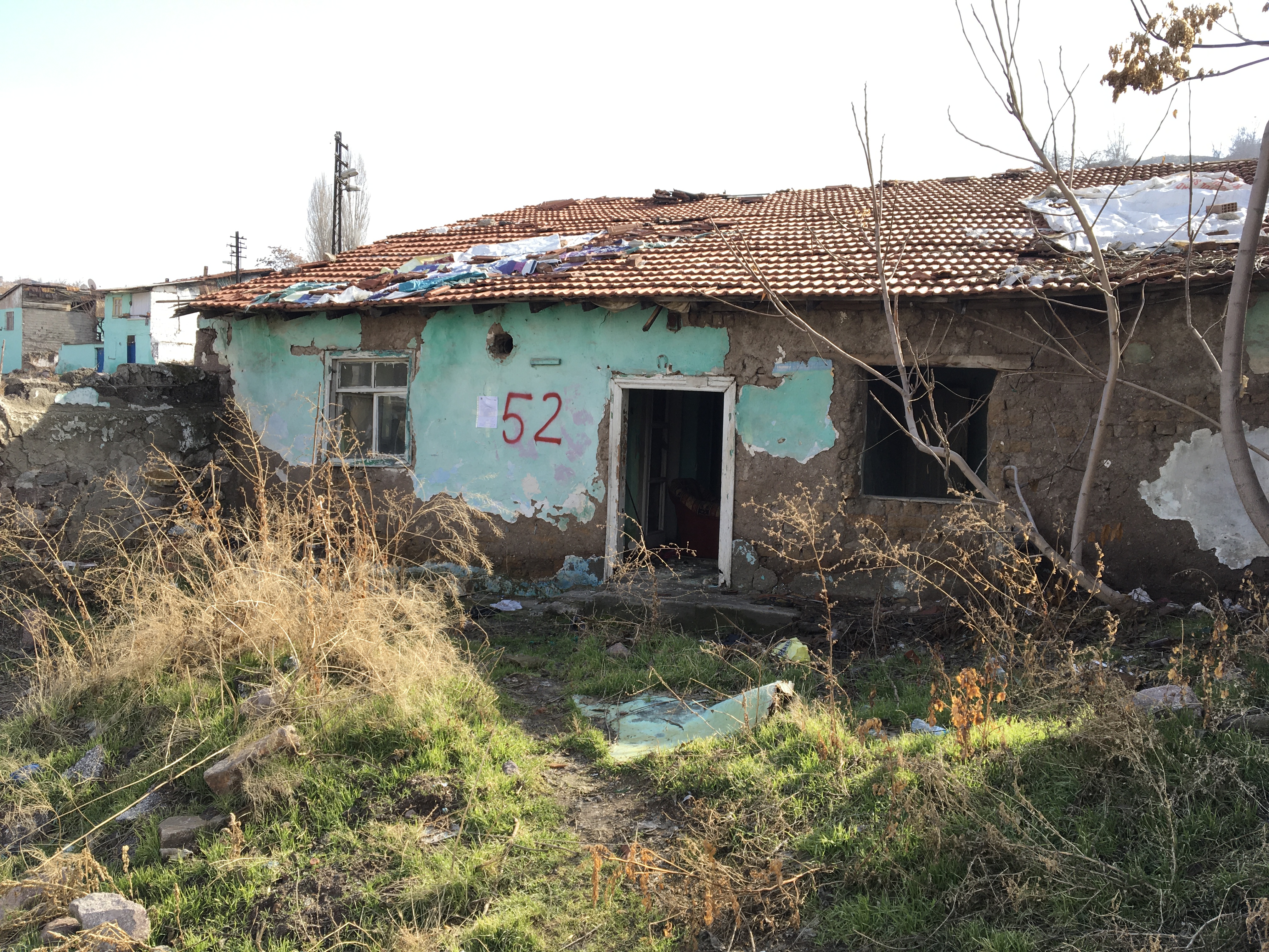 Atıfbey Mahallesi Doğanşehir Küme Evleeri No: 16 adresinde bulunan yapı için tahliye ve yıkım tebligatı
