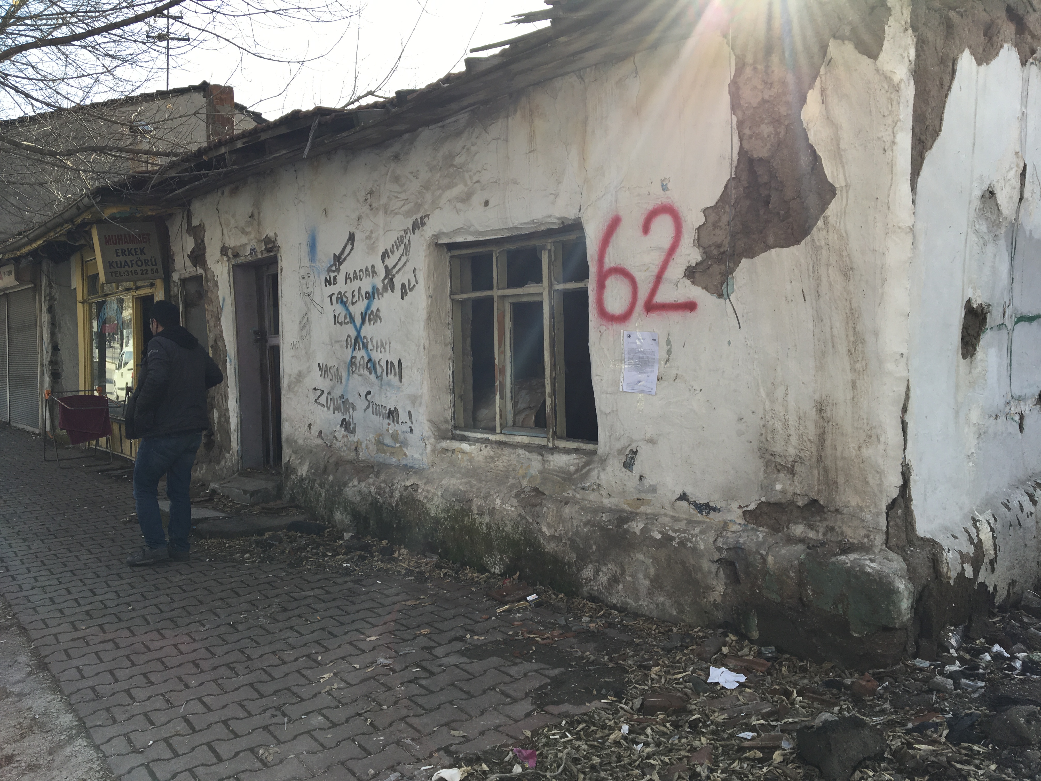Atıfbey Mahallesi Altındağ Caddesi No: 186 adresinde bulunan yapı için tahliye ve yıkım tebligatı