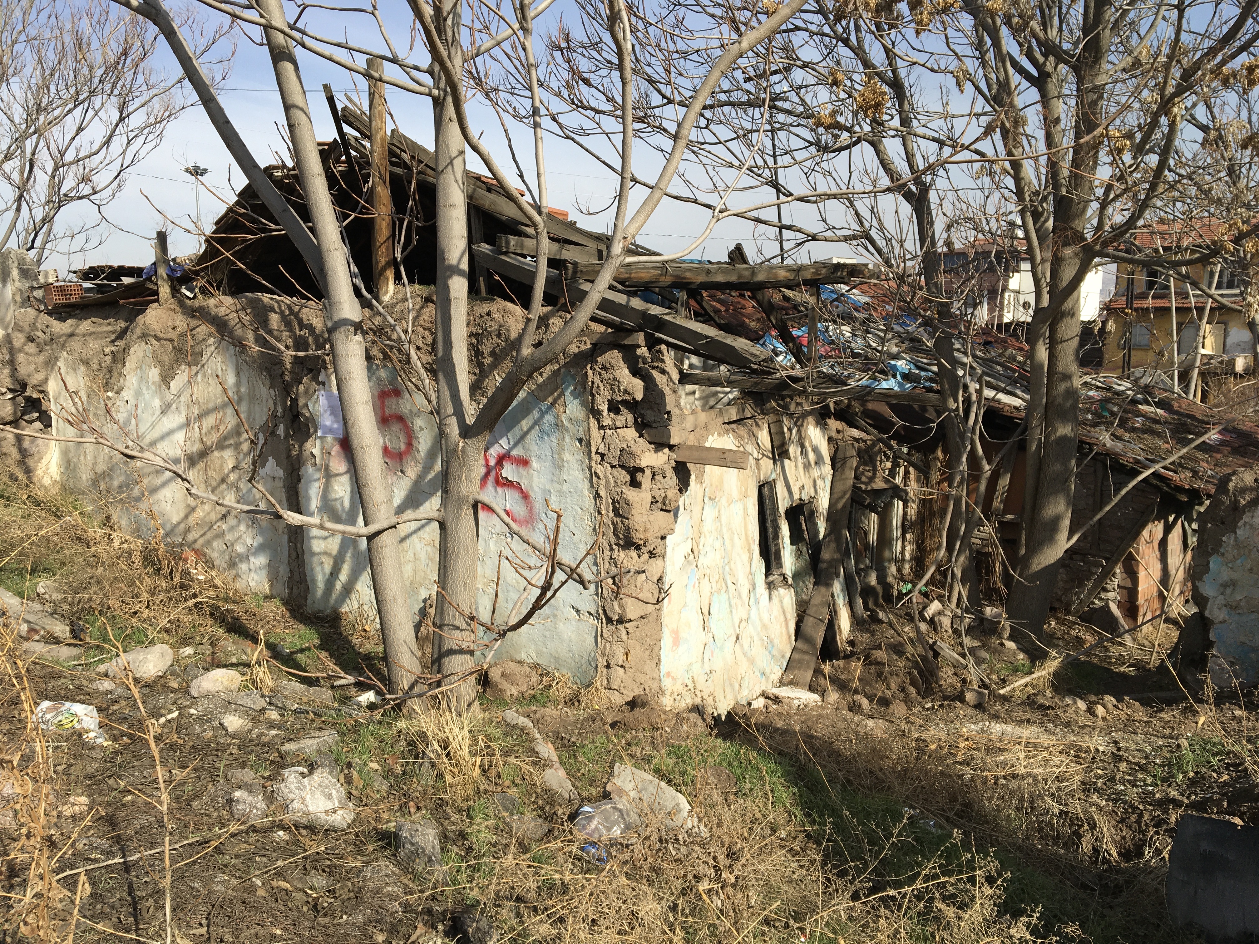 Atıfbey Mahallesi 120. Sokak No: 231 adresinde bulunan yapı için tahliye ve yıkım tebligatı
