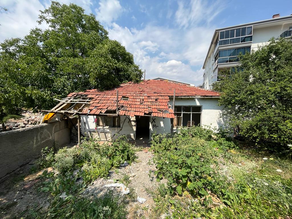 Beşikkaya Mahallesi 2018 Sokak Yıkım Tebligatı