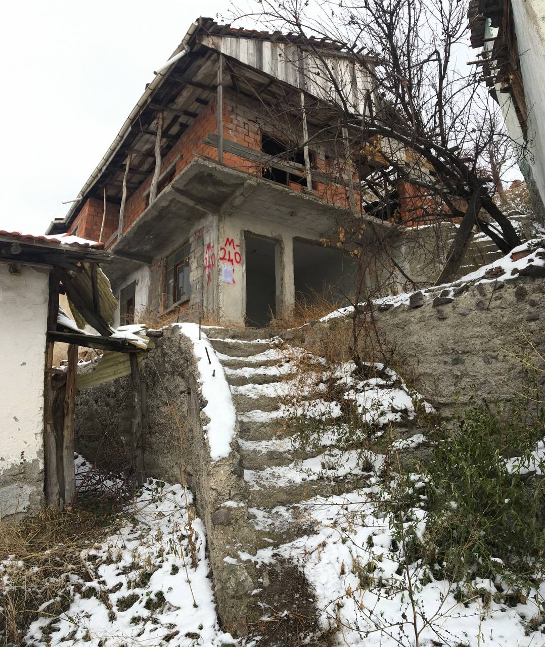 Doğantepe Mahallesi 1352 Sokak Yıkım Tebligatı