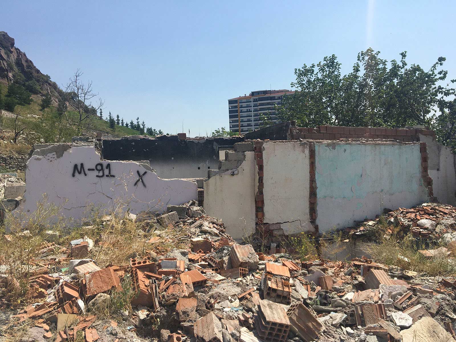 Doğantepe Mahallesi 1372 Sokak Yıkım Tebligatı