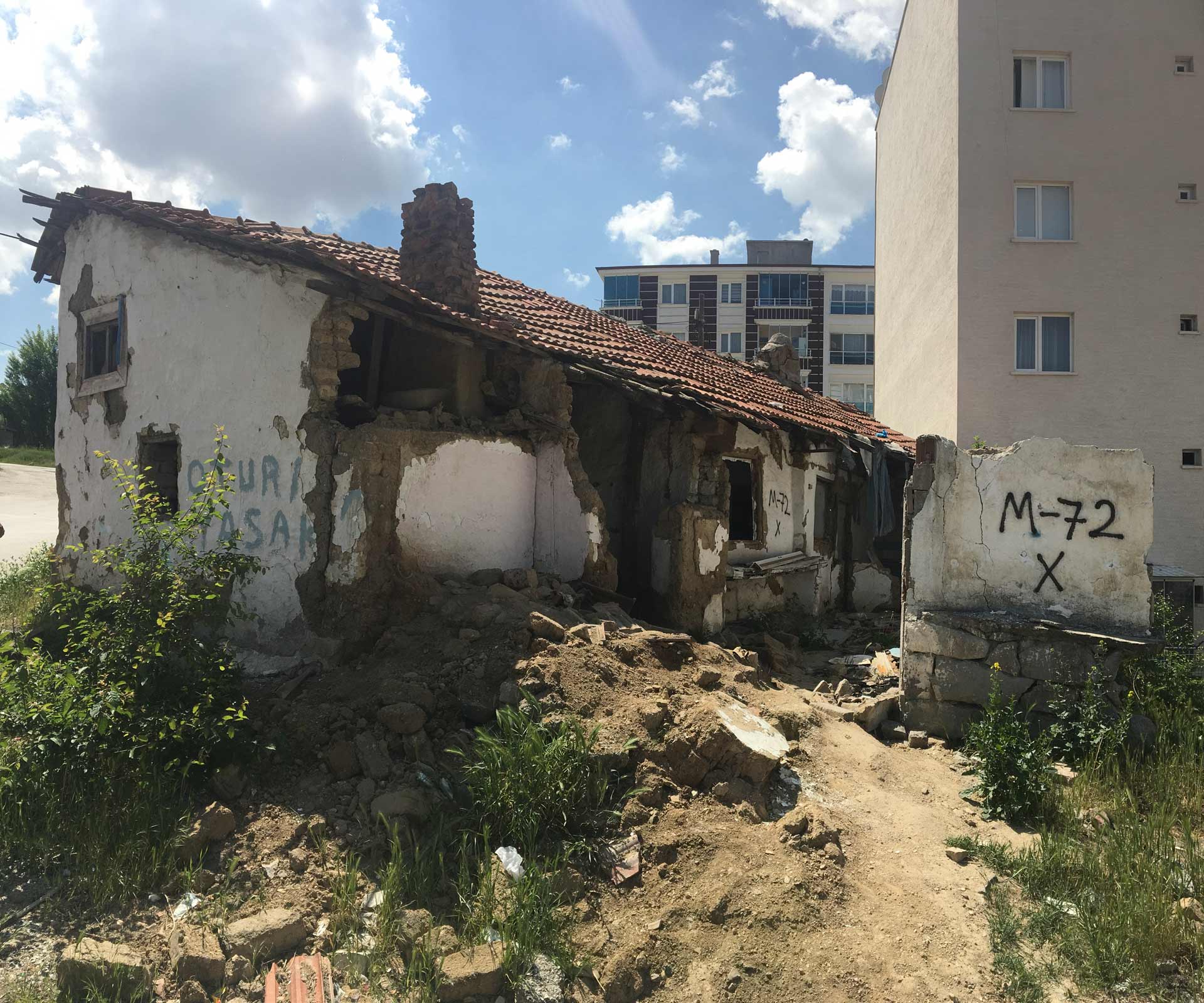Gültepe Mahallesi Çimenli Sokak Yıkım Tebligatı