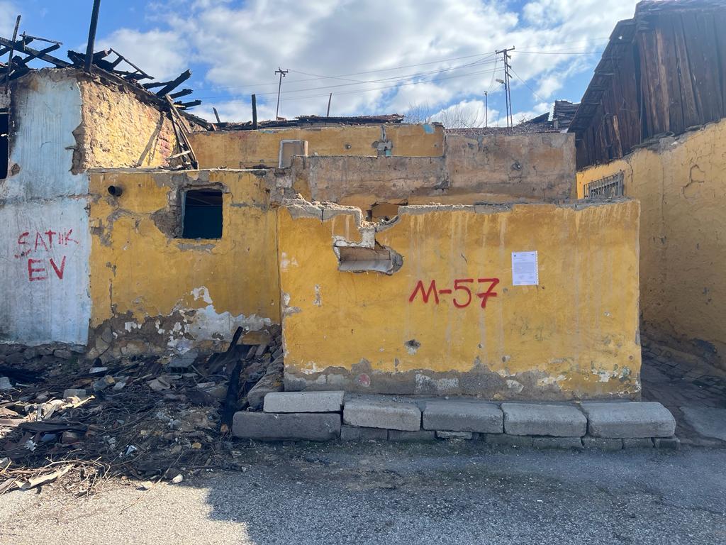Gültepe Mahallesi Kiremitli Sokak Yıkım Tebligatı