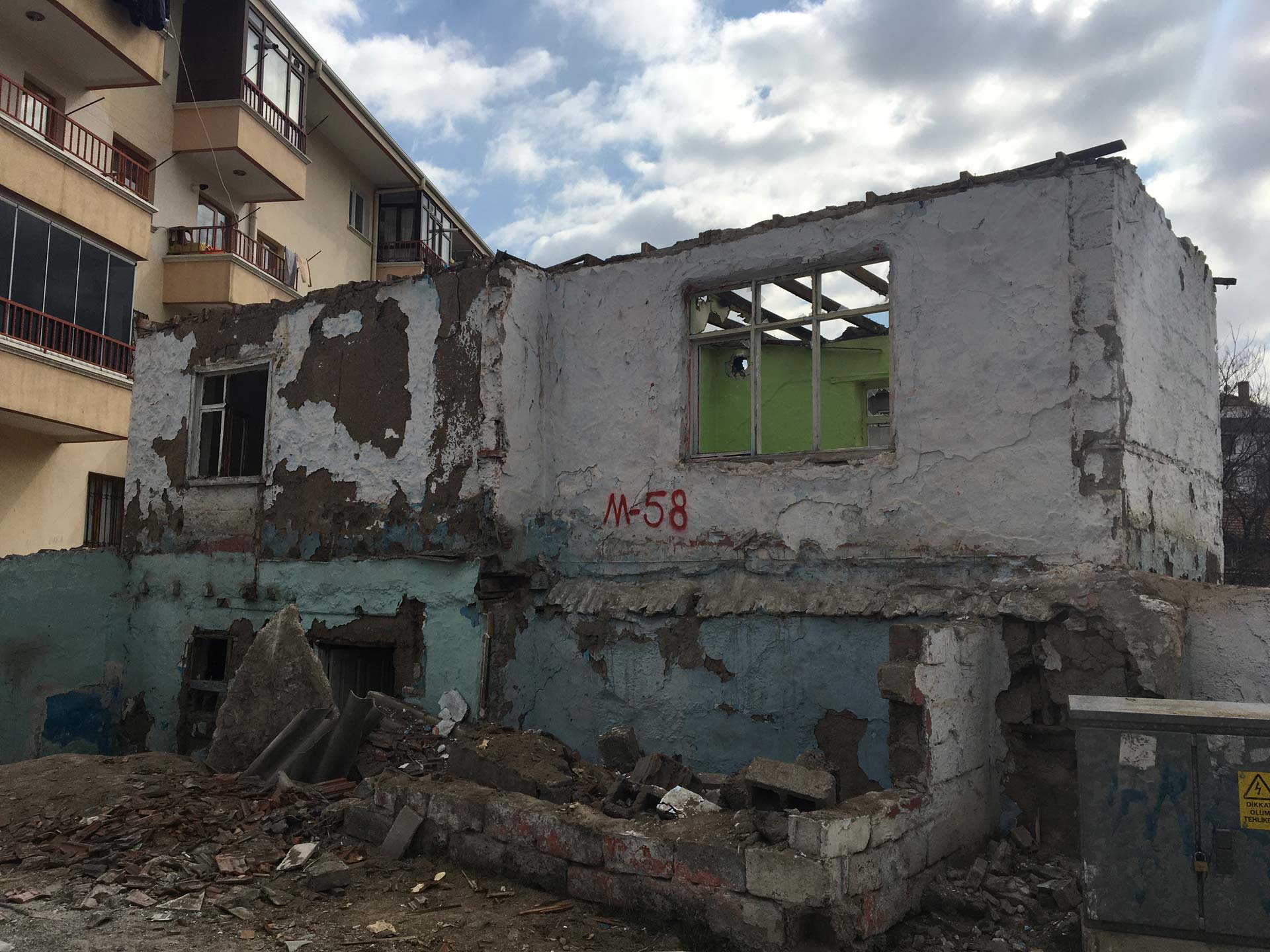 Gültepe Mahallesi Öğüt Sokak Yıkım Tebligatı