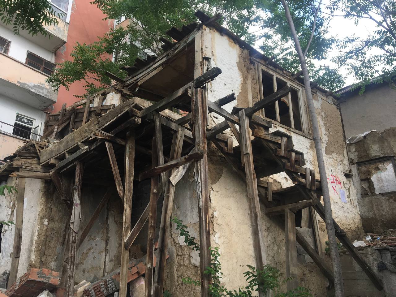 Gültepe Mah. Kartopu Sokak Yıkım Tebligatı 2