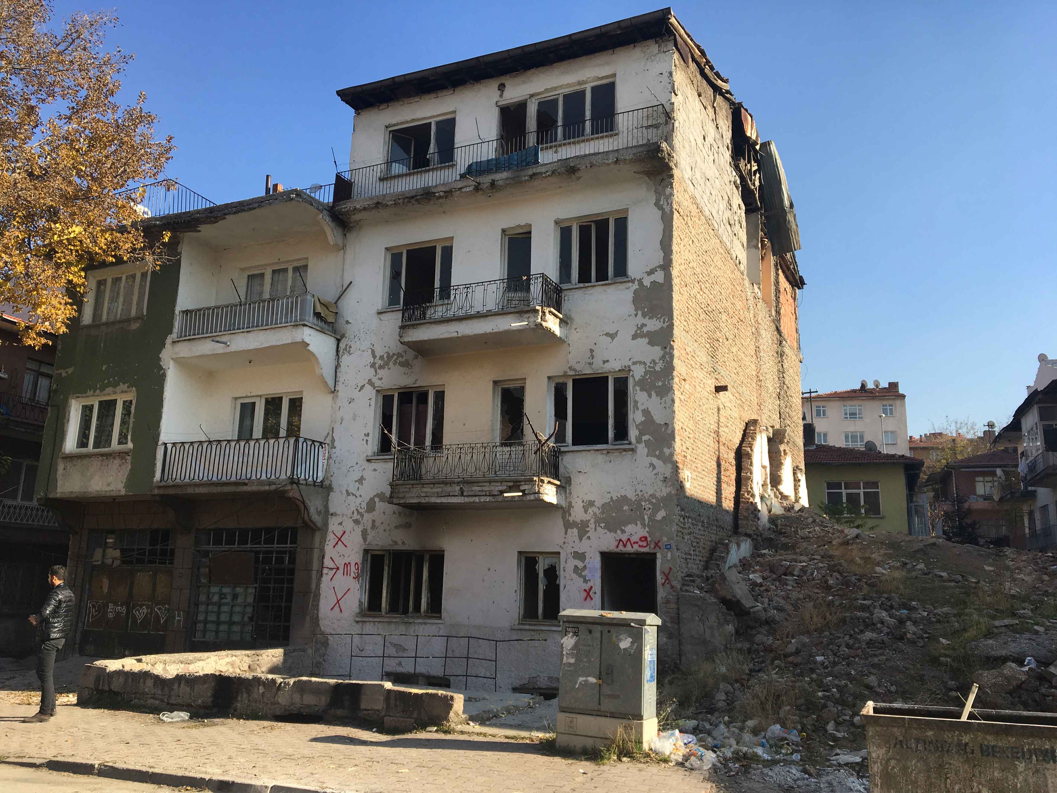 Örnek Mahallesi, Kadırga Caddesi No:26 yıkım tebligatı