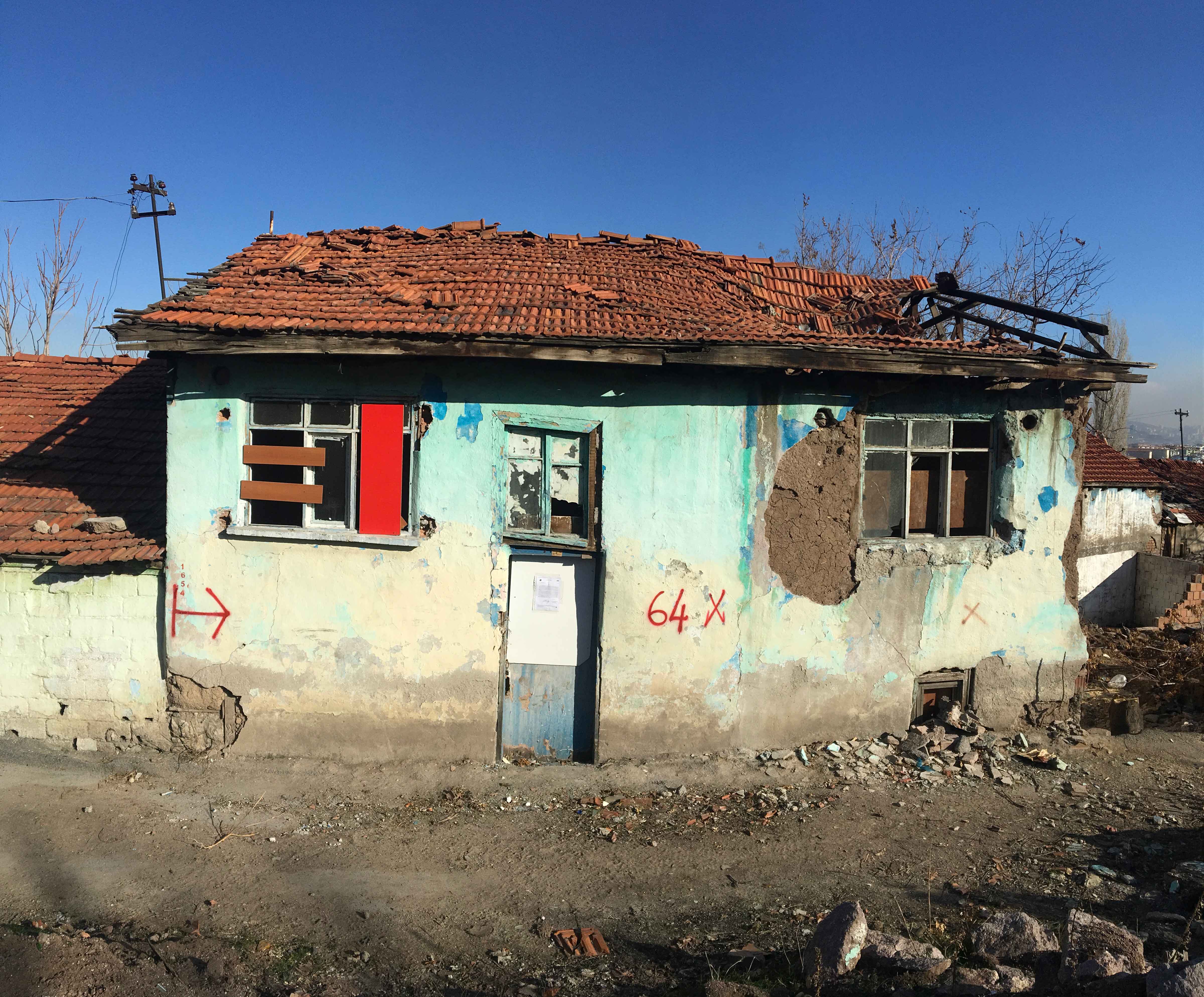 Doğanşehir Küme evleri No:268 adresinde bulunan yapı için tahliye tebligatı
