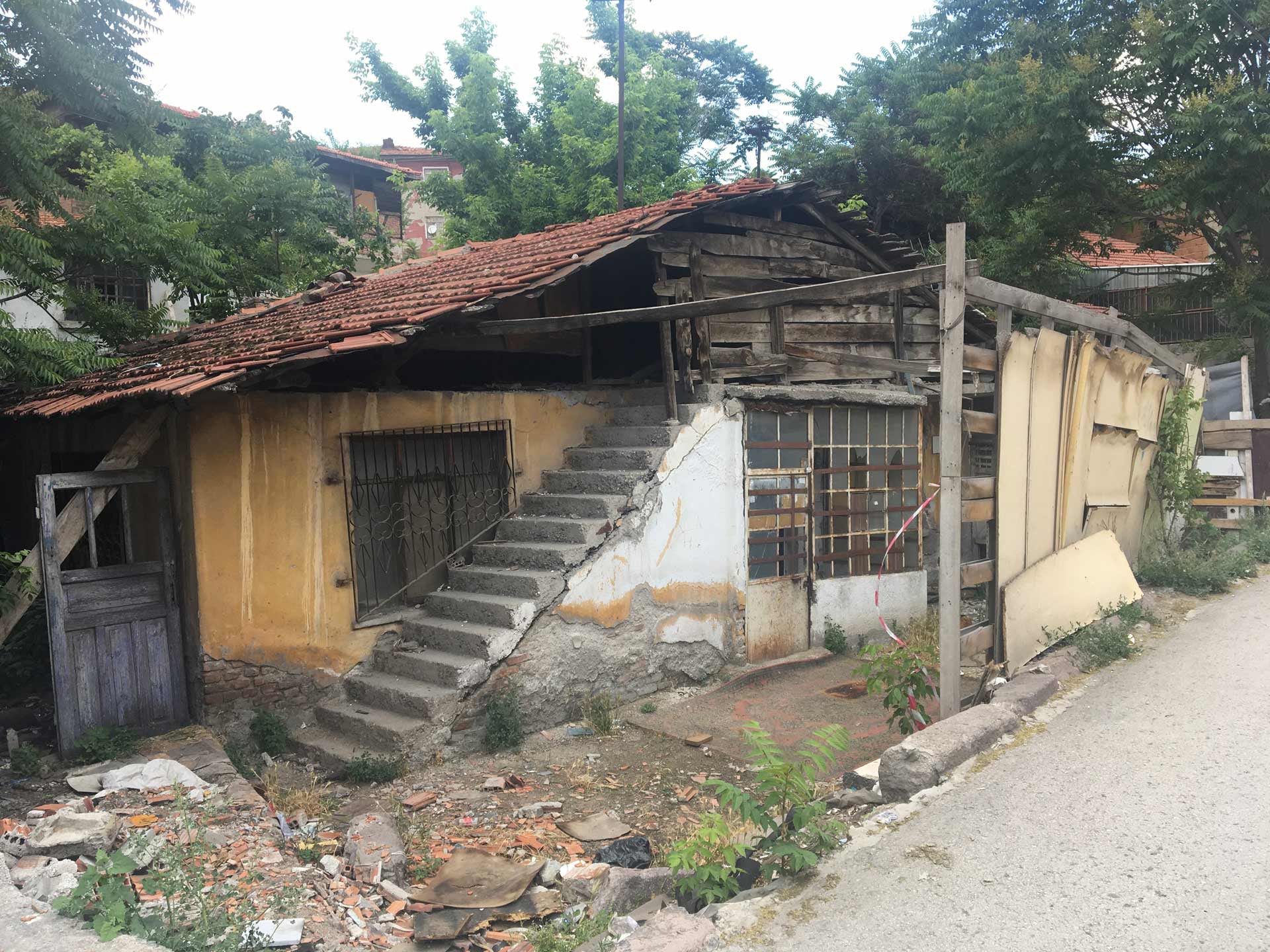 Ulubey Mahallesi Muhtar Arif Turan Caddesi Yıkım Tebligatı