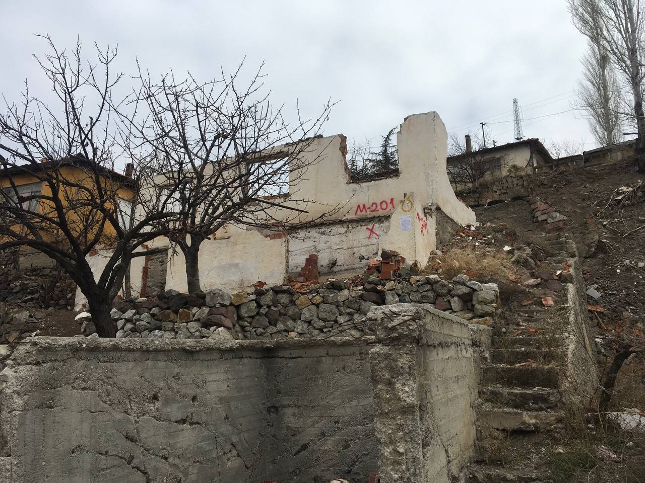 Solfasol Mahallesi 1400/7 Sokak Yıkım Tebligatı 3