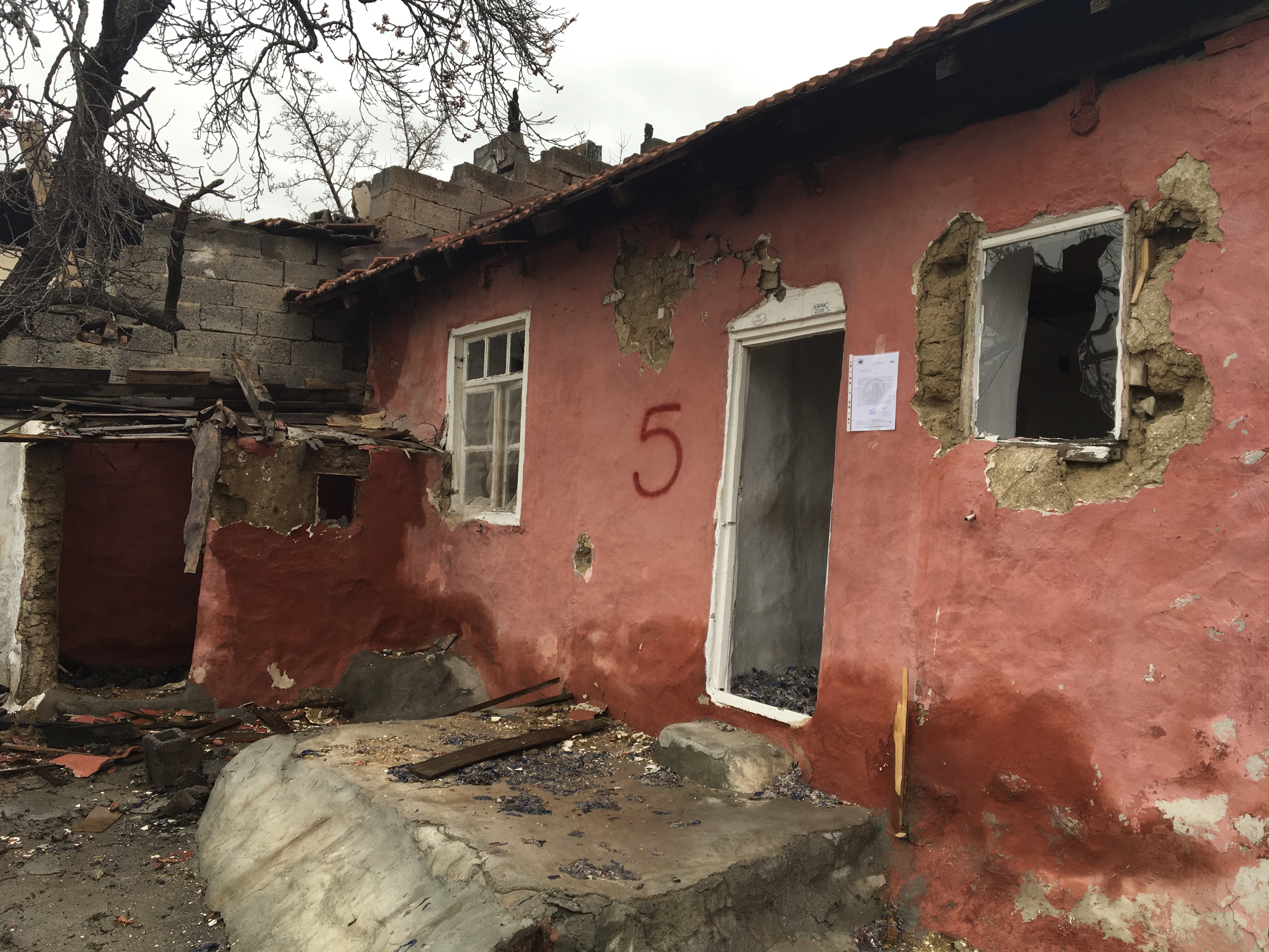 Gültepe Mahallesi Şile Sokak No:51 de bulunan yapı için tahliye ve yıkım tebligatı