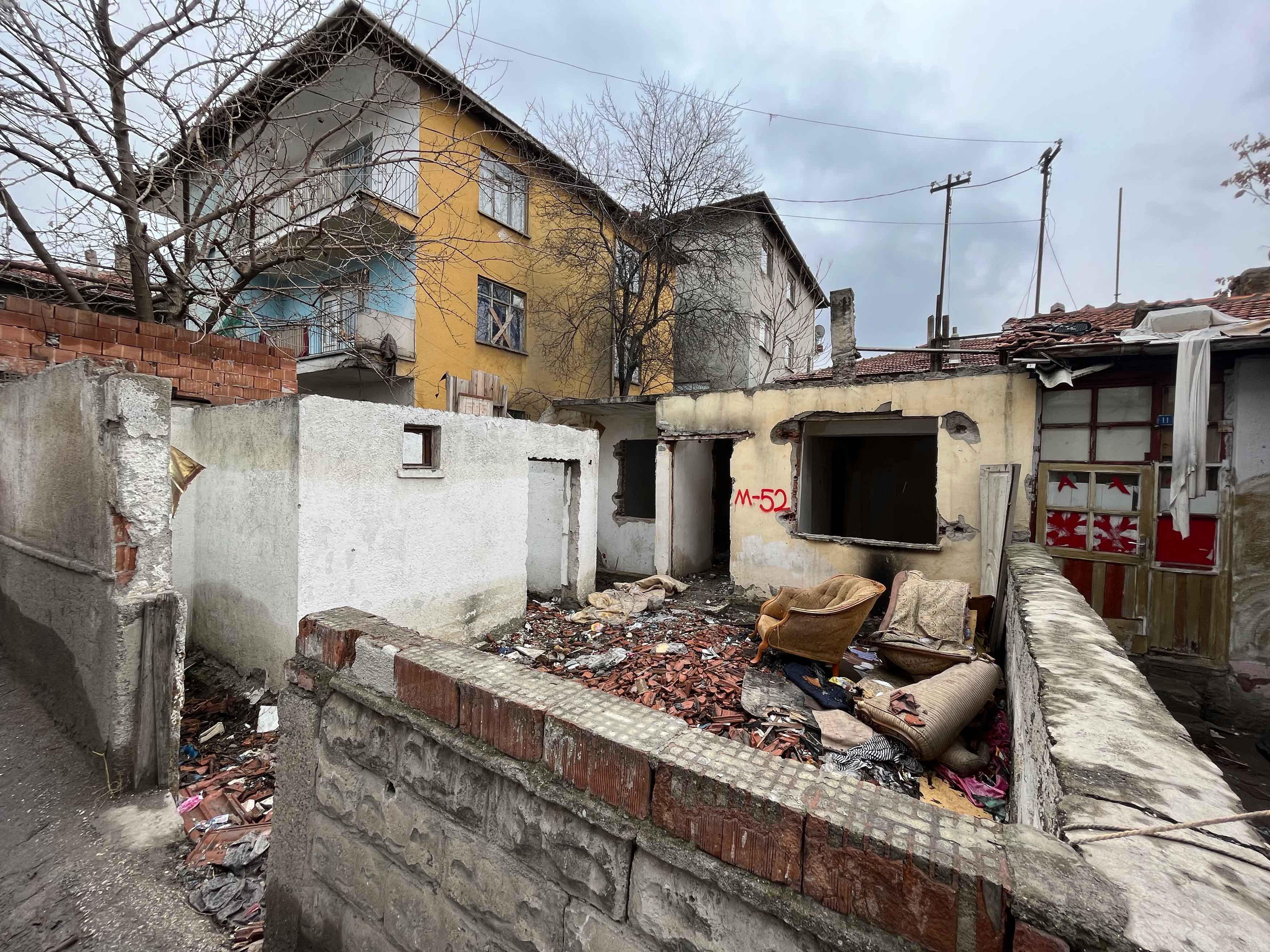 Önder Mah. Zinde Sokak yıkım tebliigatı