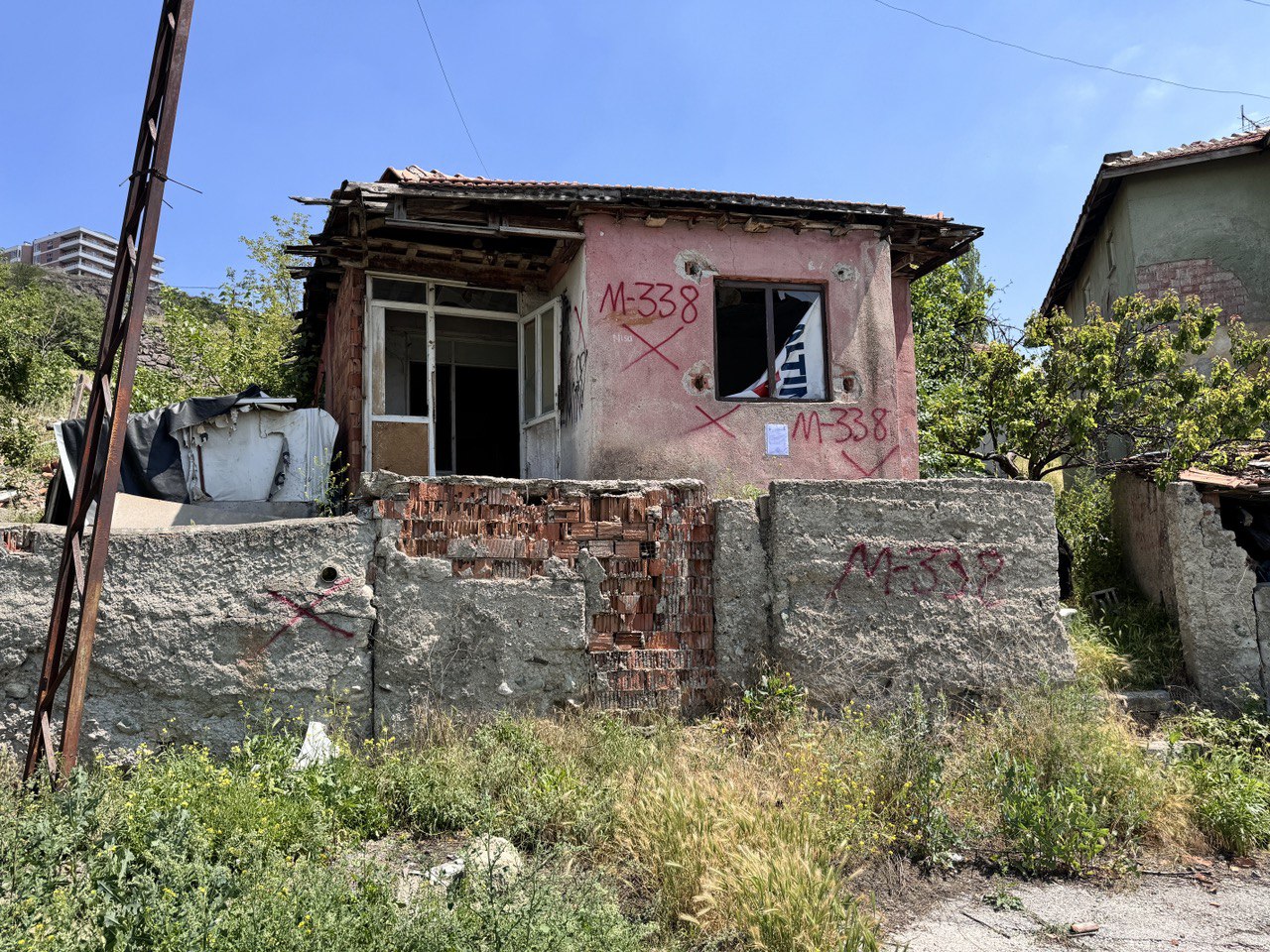 Doğantepe Mahallesi 1365 Sokak No:9 yanı Yıkım Tebligatı