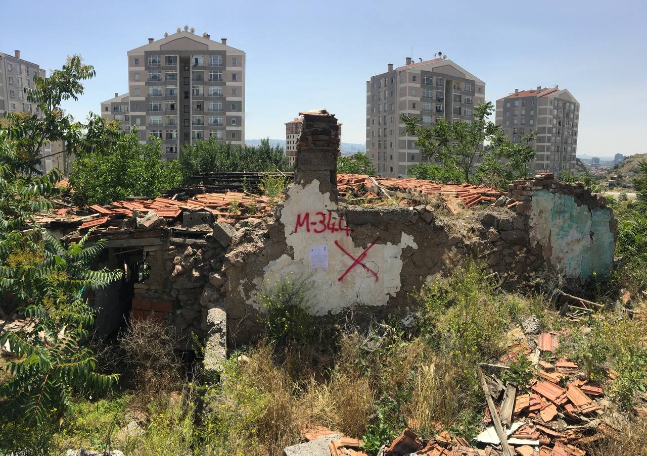Gültepe Mahallesi 748/2 Sokak No:3/1 arkası Yıkım Tebligatı