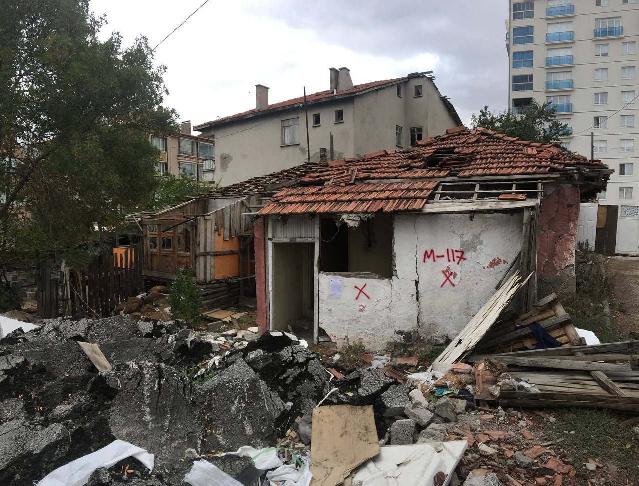 Güneşevler Mahallesi 17. Cadde Yıkım Tebligatı