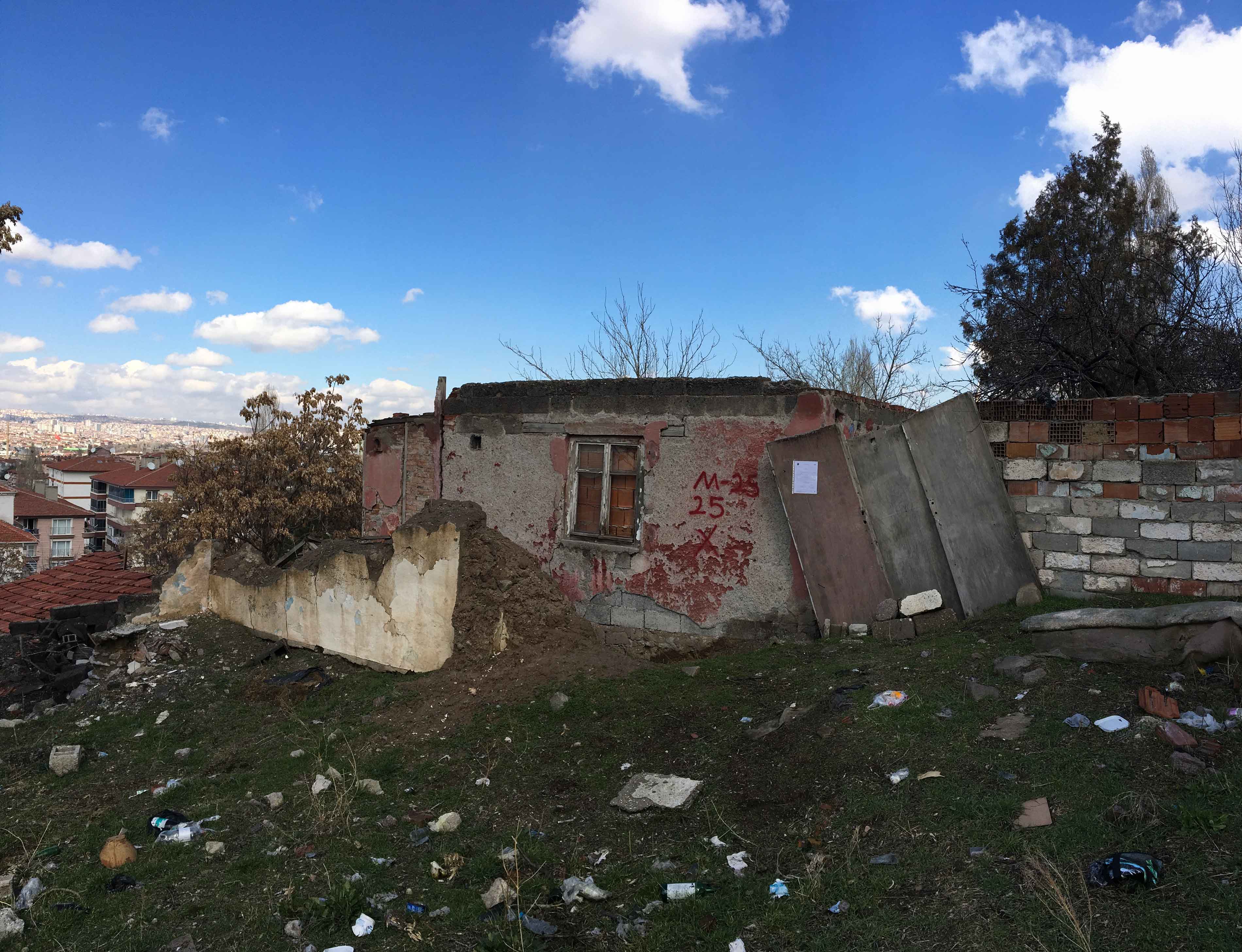 Gültepe Mahallesi Taksim Sokak Yıkım Tebligatı 3