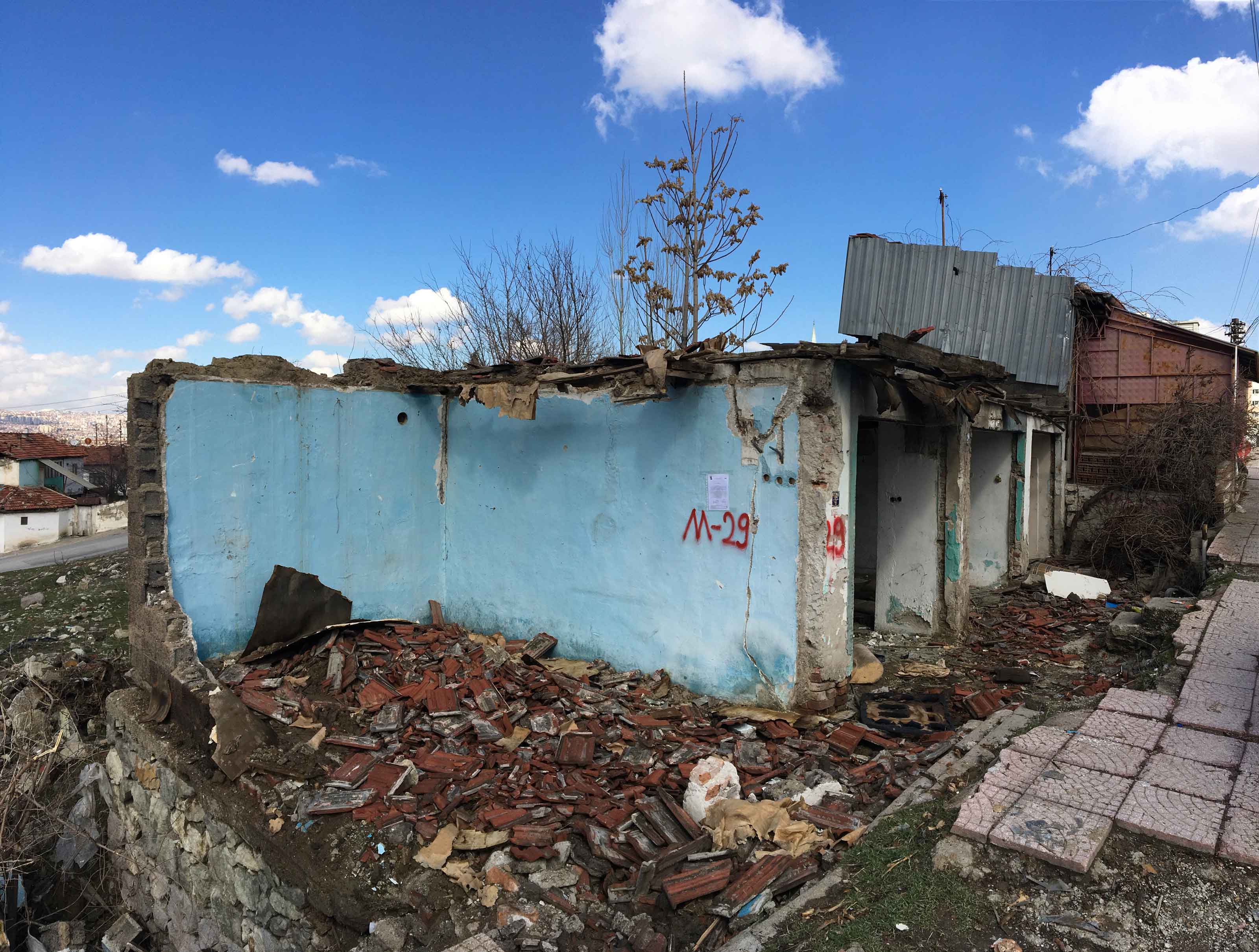 Gültepe Mahallesi Şehit Talip Yener Caddesi Yıkım Tebligatı 2