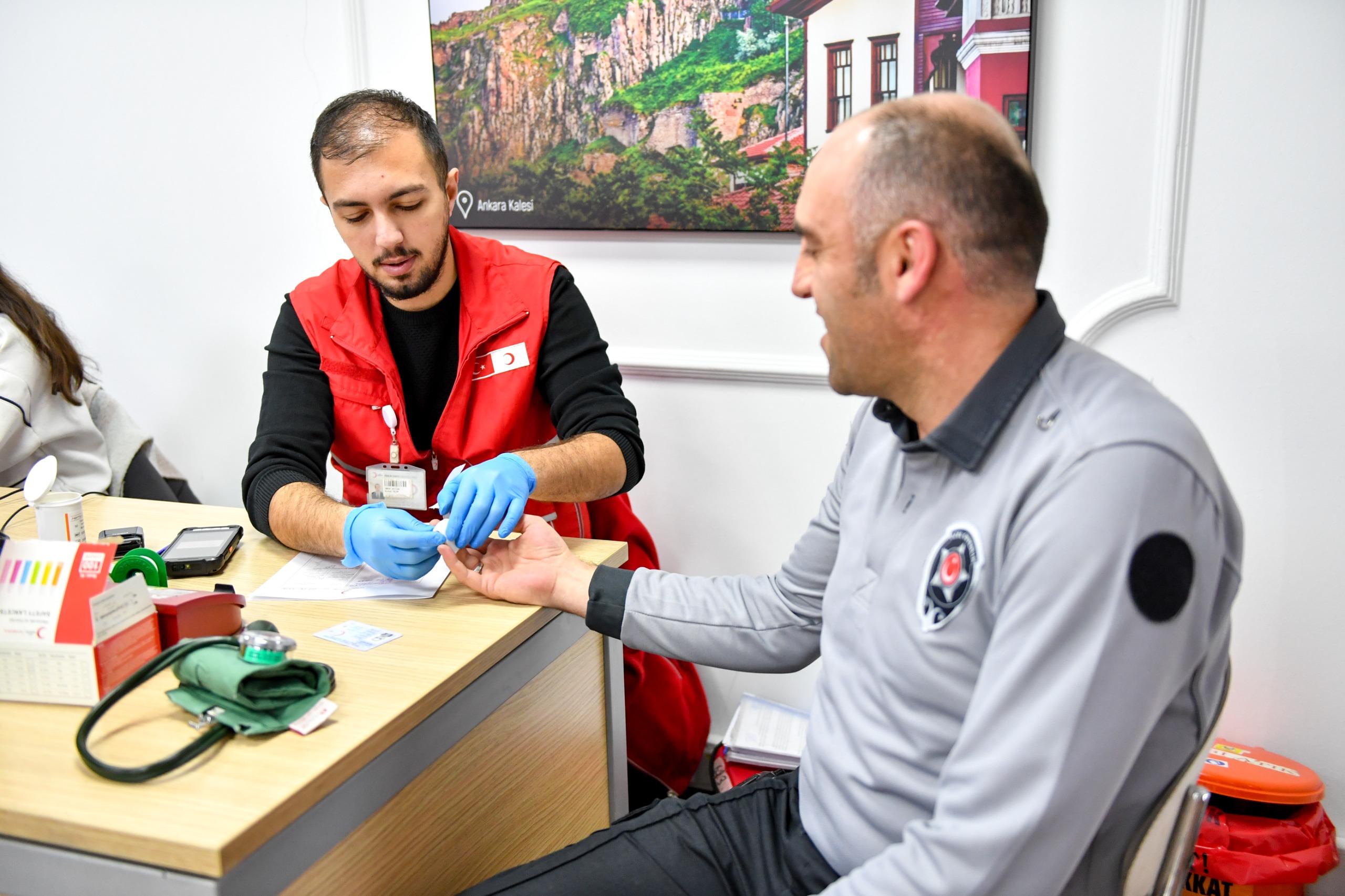 SUPPORT TO RED CRESCENT FROM ALTındağ MUNICIPALITY
