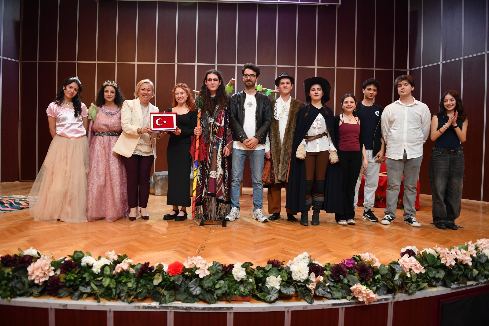 “CAT IN BOOTS” THEATER FOR CHILDREN FROM ALTındaĞ