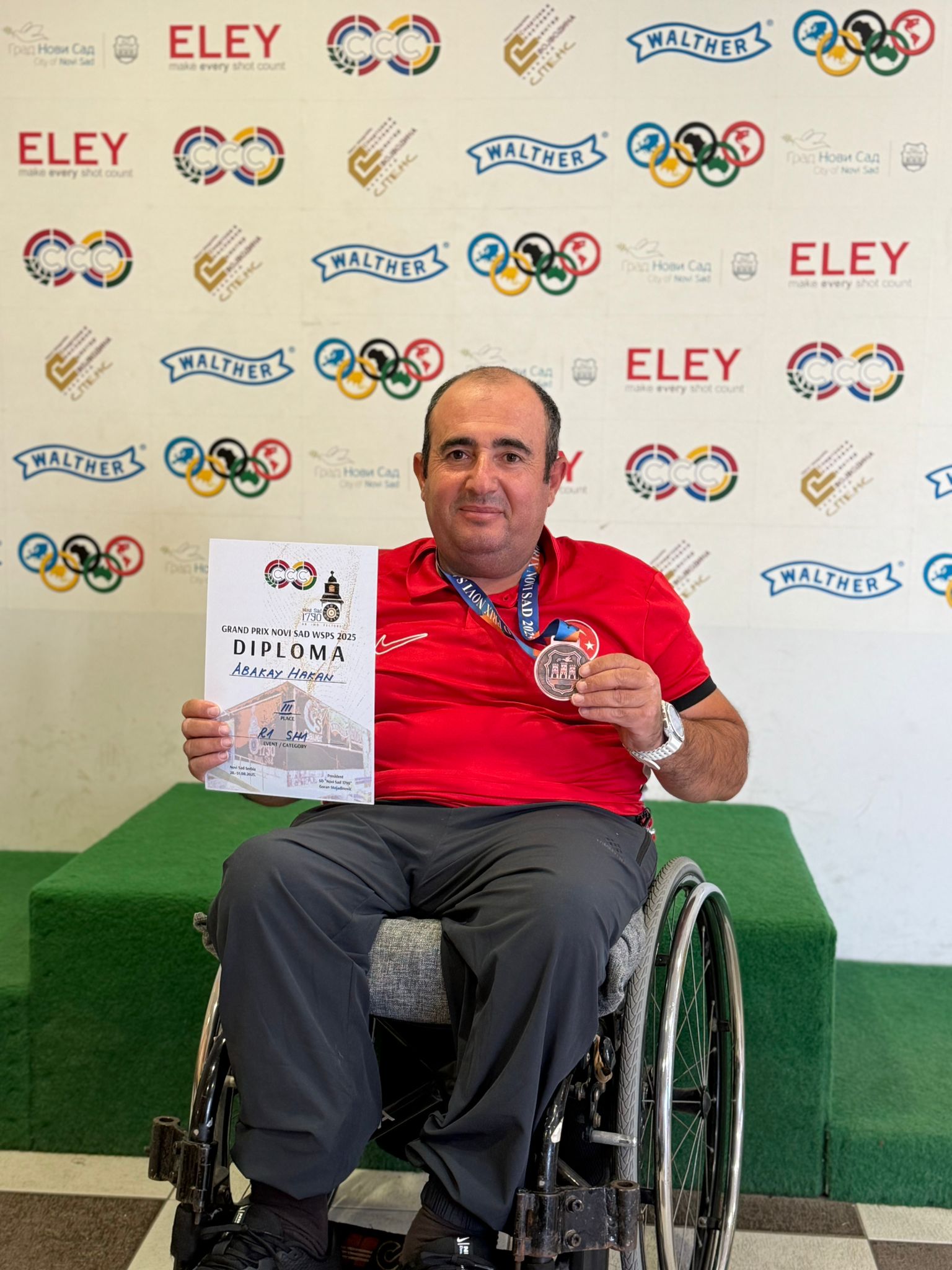 ALTındaĞLI LEATHER MASTER AND NATIONAL ATHLETE HAKAN ABAKAY CHALLENGES OBSTACLES