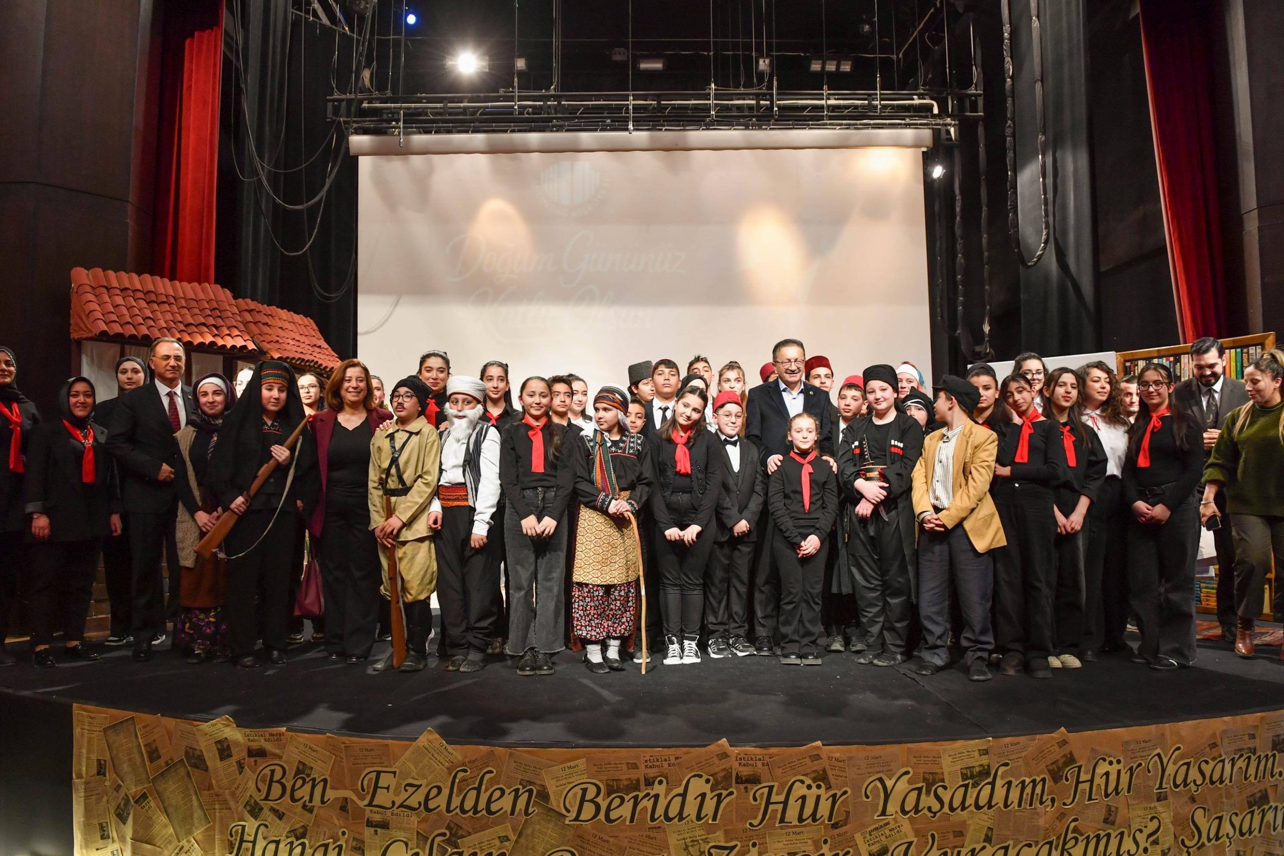 YOUNG PEOPLE FROM ALTındaĞ ARE IN THE FOLLOWING FOLLOWING MEHMET AKİF