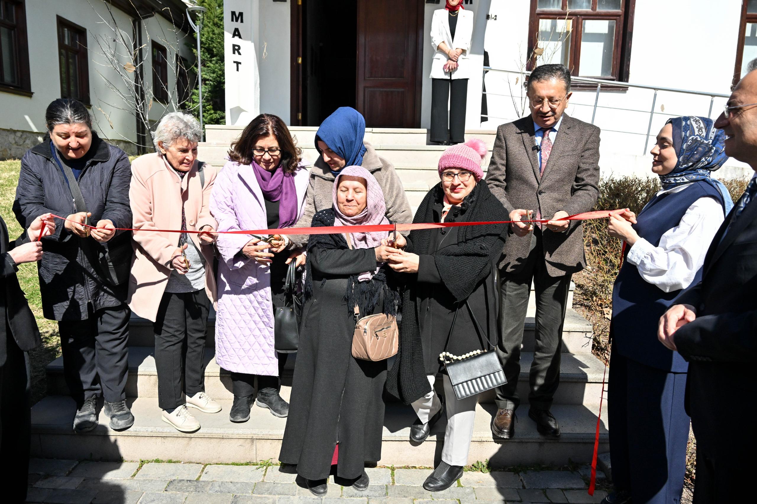 “WOMEN” THEMED EXHIBITION FROM ALTİNİĞLI WOMEN