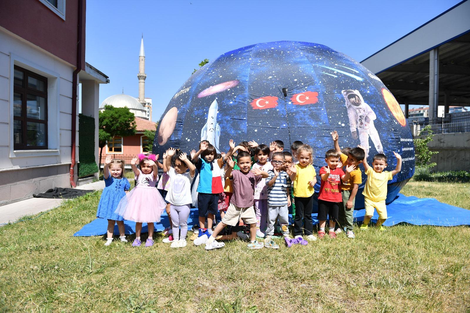 ALTINDAĞLI MİNİKLER UZAY YOLCULUĞUNA ÇIKTI