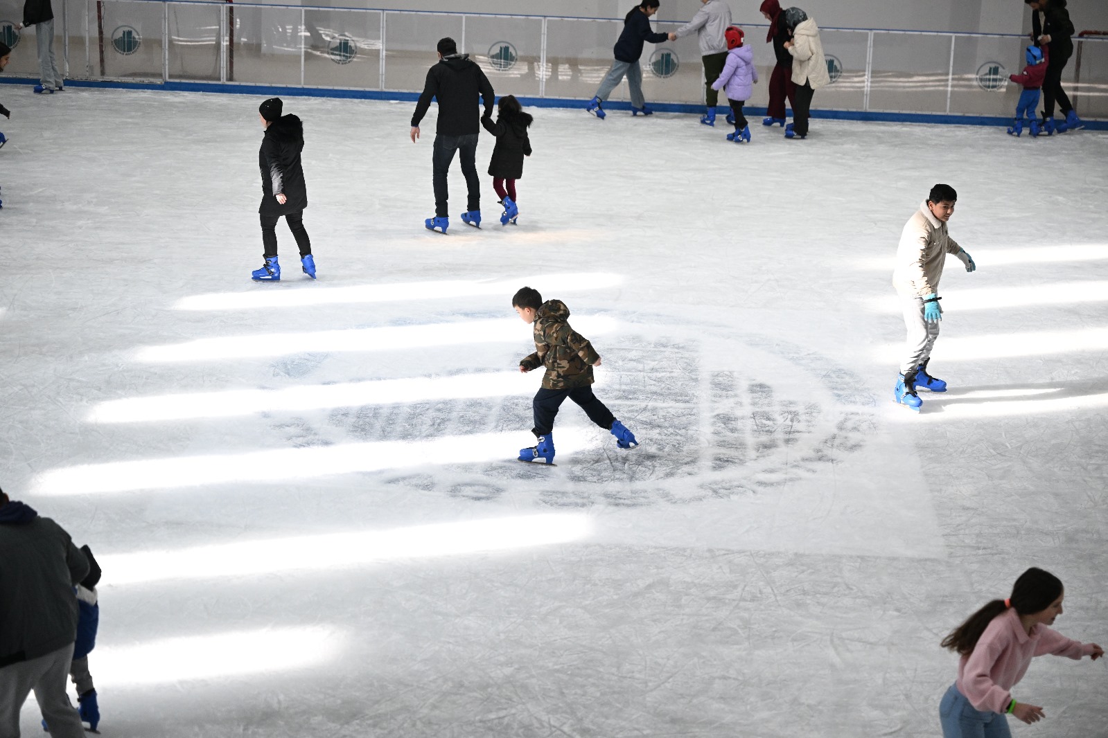 YOUNG PEOPLE FLOWED TO THE ICE RINKS