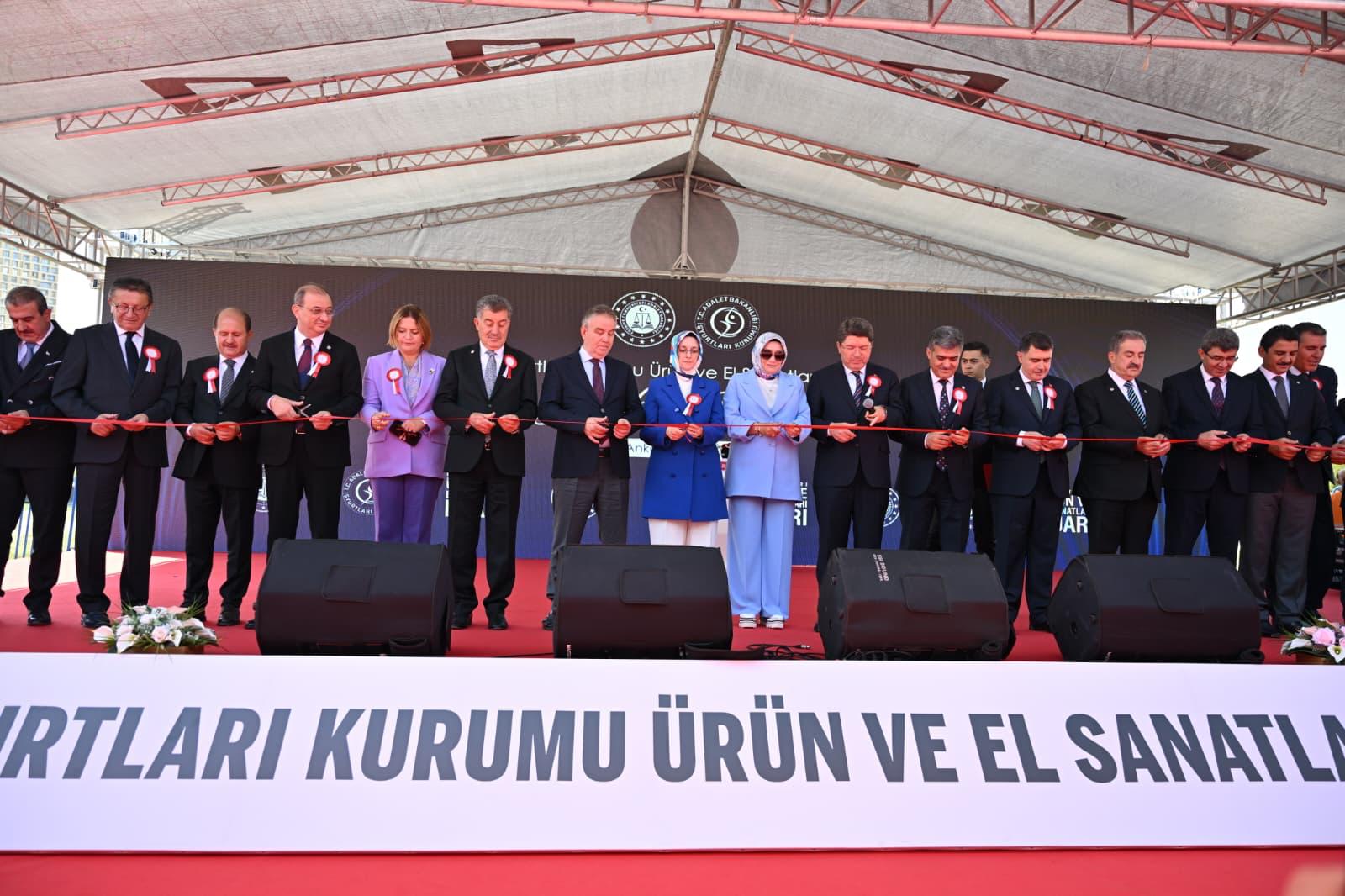 WORKSHOPS PRODUCT AND HANDICRAFTS FAIR OPENED TO VISITS IN THE CAPITAL NATIONAL GARDEN