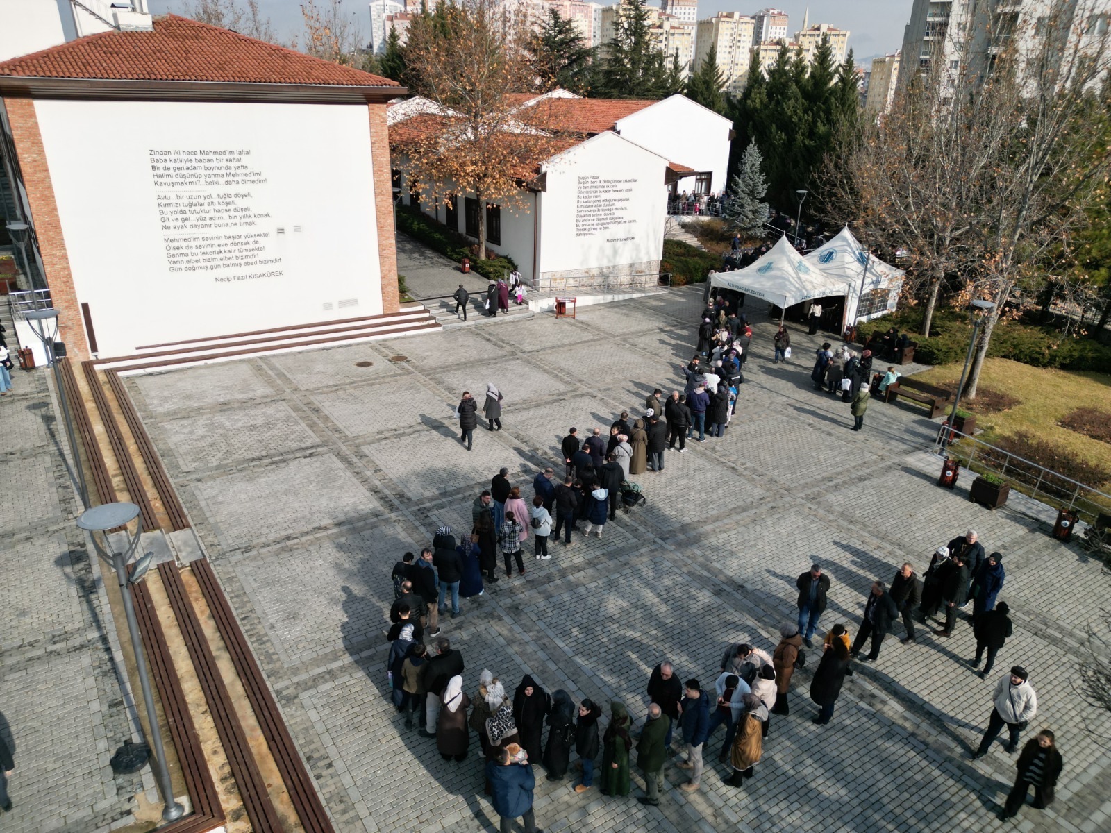 1.5 MILLION VISITORS TO THE SACRED RELICS