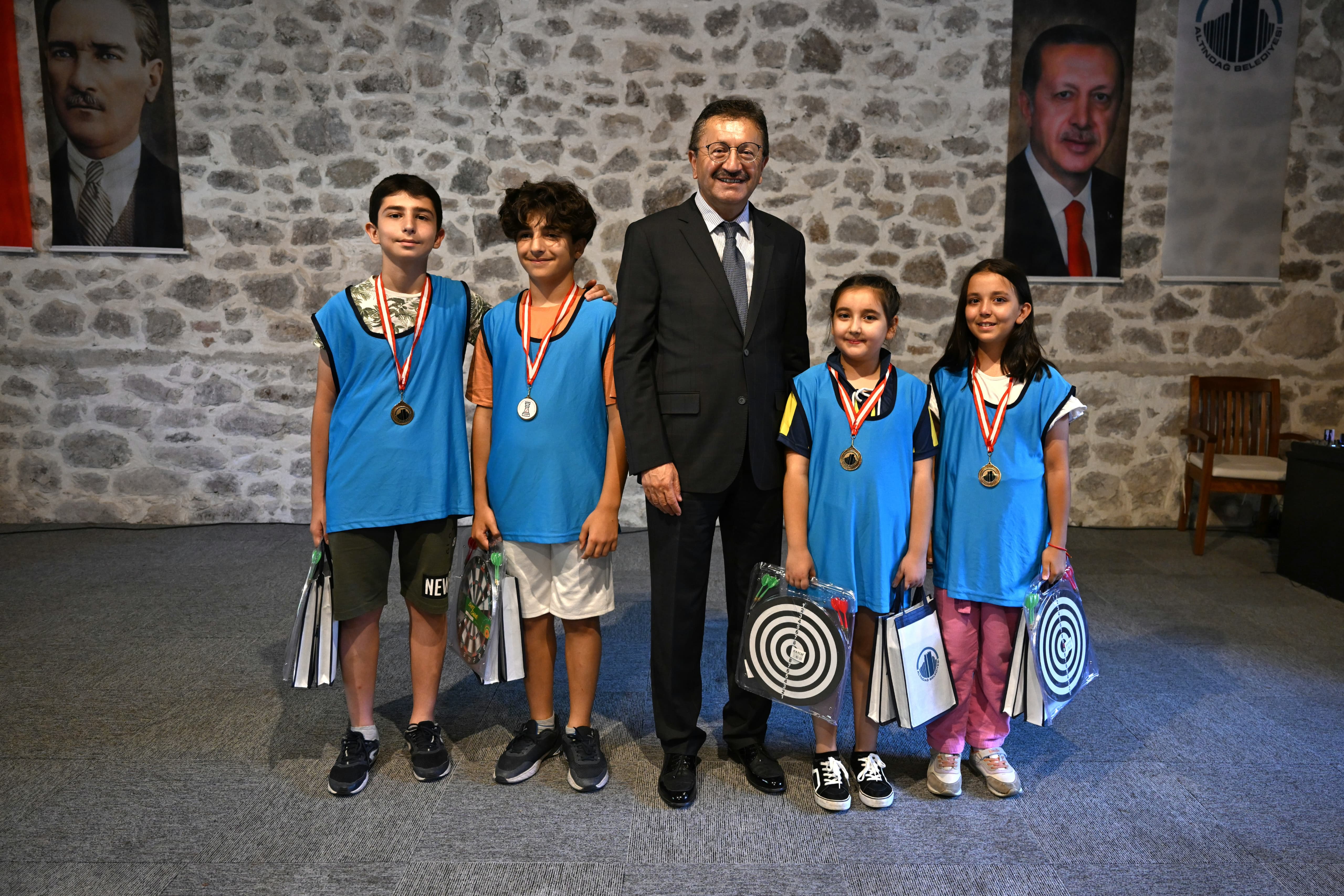 ALTındağ'S CHESS CHAMPIONS RECEIVED THEIR AWARDS