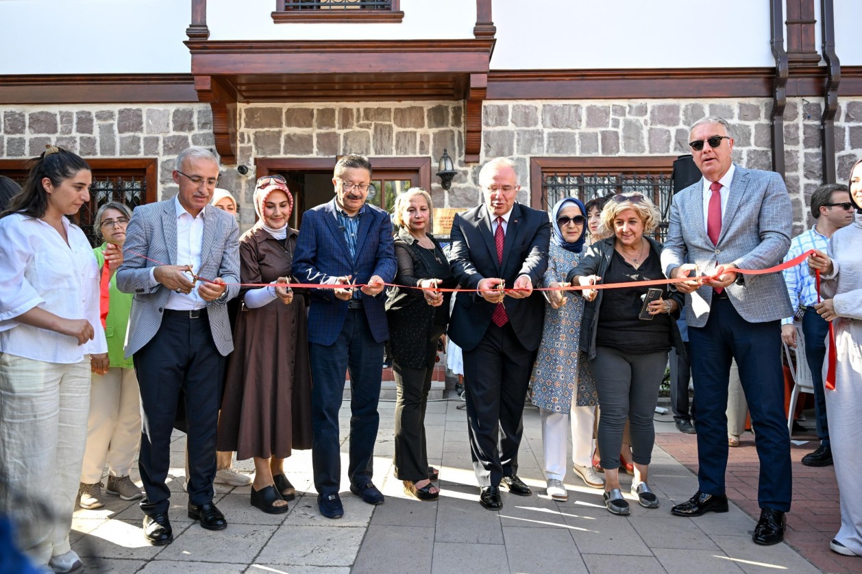 ALTINDAĞ’DA “SANAT SOKAKTA”