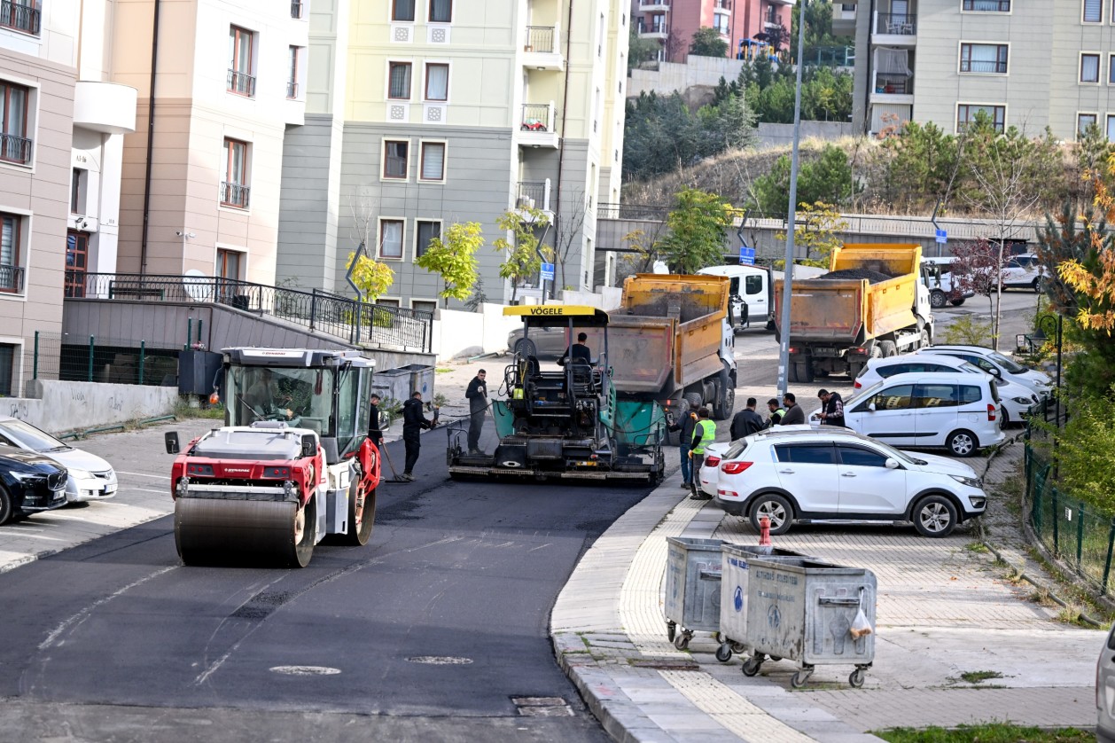 BARAJ MAHALLESİ’NİN YOLLARI YENİLENDİ