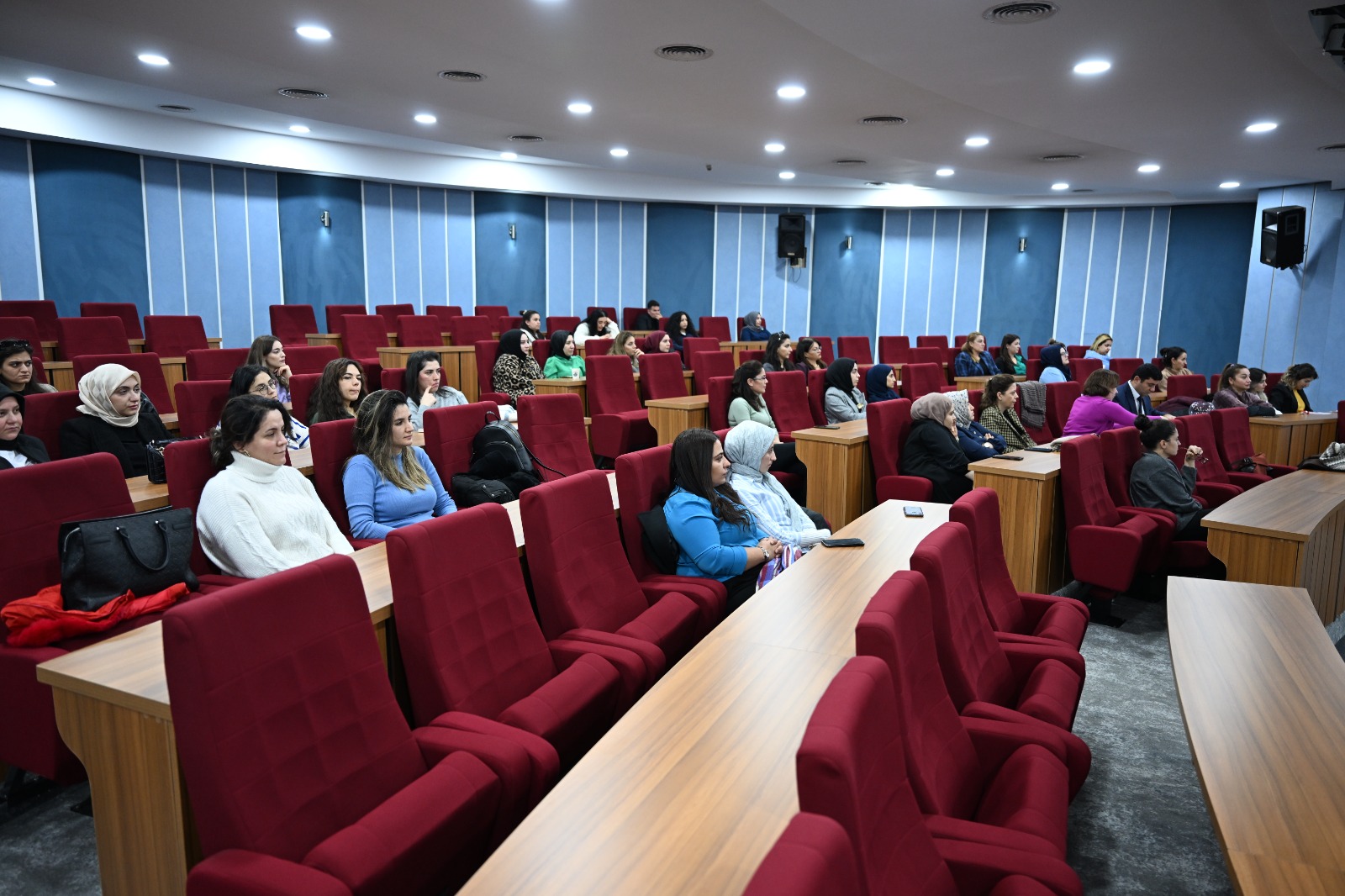 "VIOLENCE AGAINST WOMEN" WAS DISCUSSED IN TUESDAY CHATS THIS WEEK